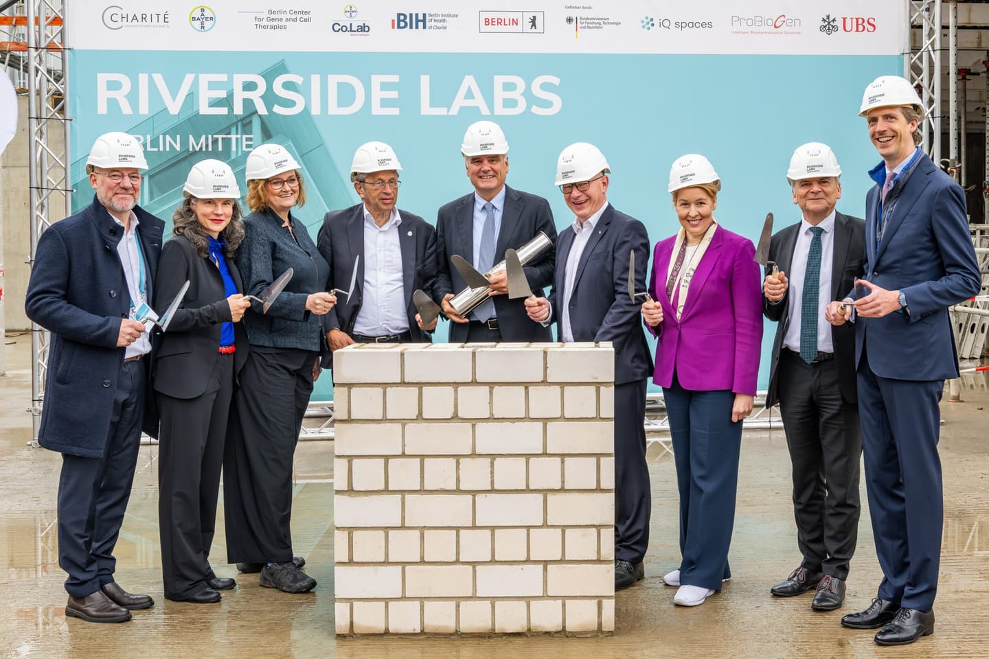 Riverside Labs Berlin-Mitte: Europäisches Life-Science-Leuchtturmprojekt erreicht Grundsteinlegung nur 15 Monate nach Bauantrag