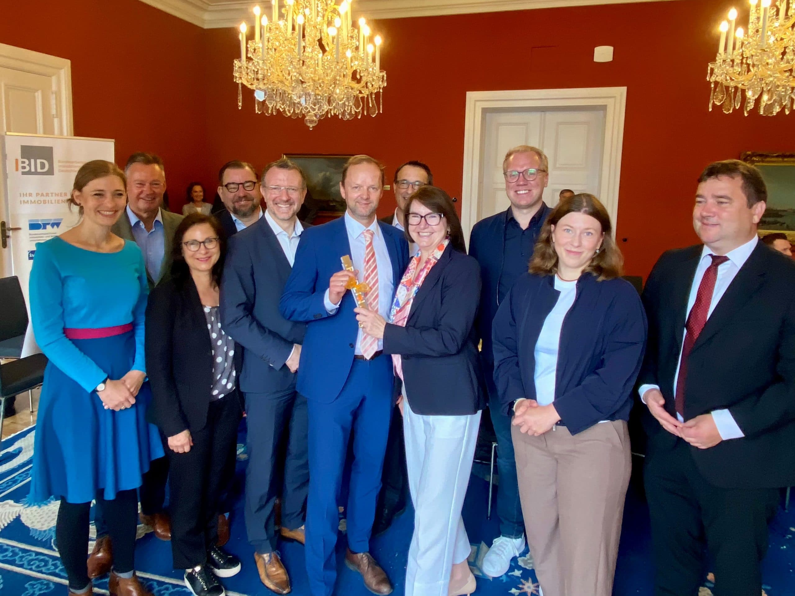 IVD takes over BID chairmanship: Real estate industry sees cautious signals for a new start in construction and housing policy