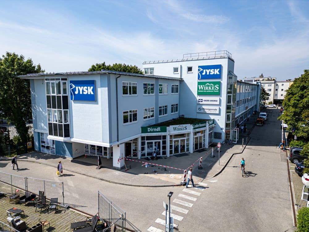 Newmark vermittelt Münchner Gewerbeimmobilie mit Entwicklungsperspektive