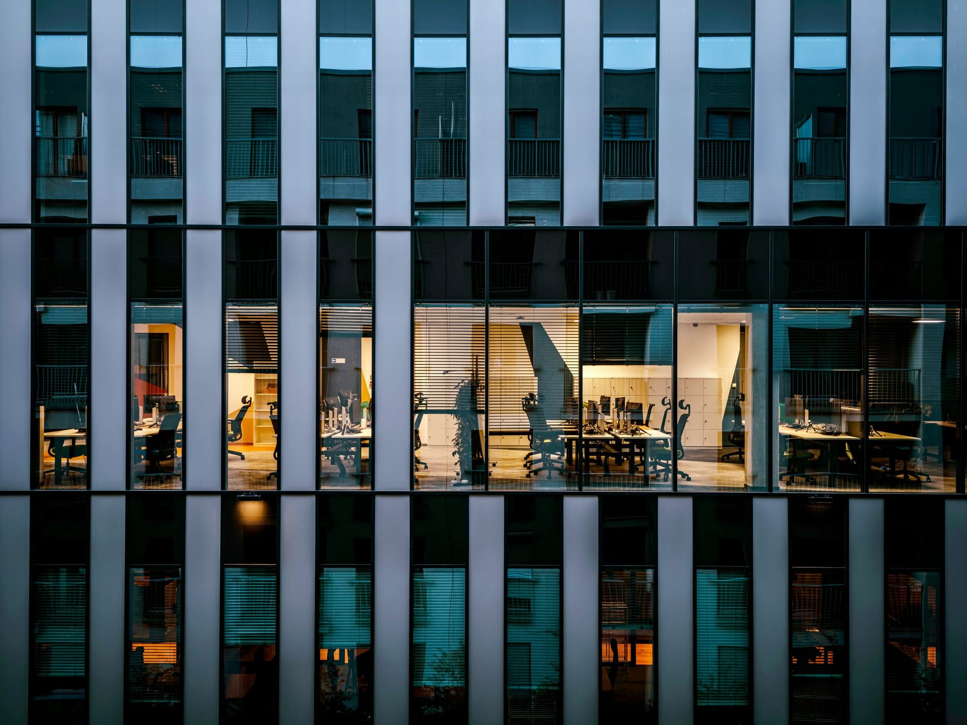 Savills European Office Investment: Yield outlook remains stable as cross-border transactions rise in the European office market
