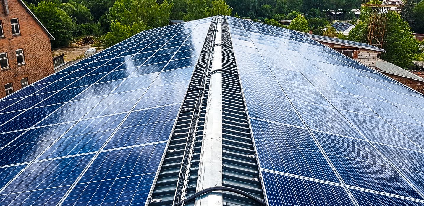 Lindhorst Gruppe erwirbt 36 MWp-Aufdach-PV-Portfolio – MÖHRLE HAPP LUTHER und Kanzlei HEUKING begleiten