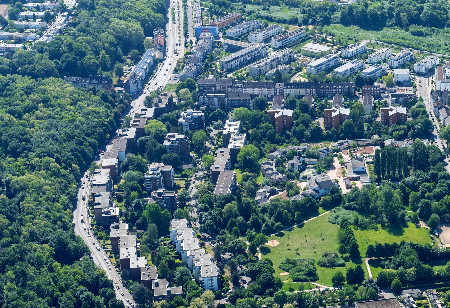 "Düsseldorf: Aengevelt brokers apartment building in Gerresheim."