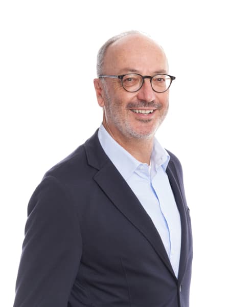 Peter Tölzel, Senior Director Healthcare Investment bei JLL