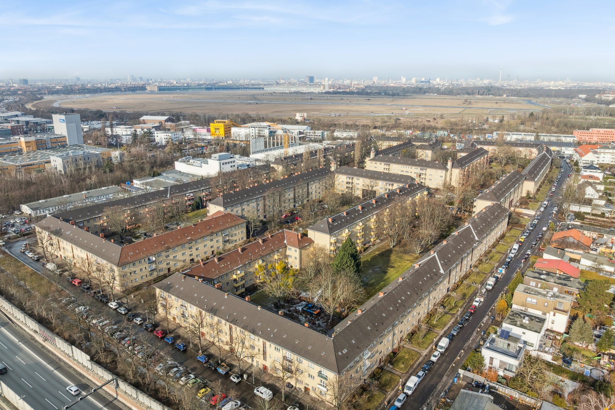 Denkmalgeschütztes Wohnensemble in Tempelhof-Schöneberg, Berlin, aus der Vogelperspektive
