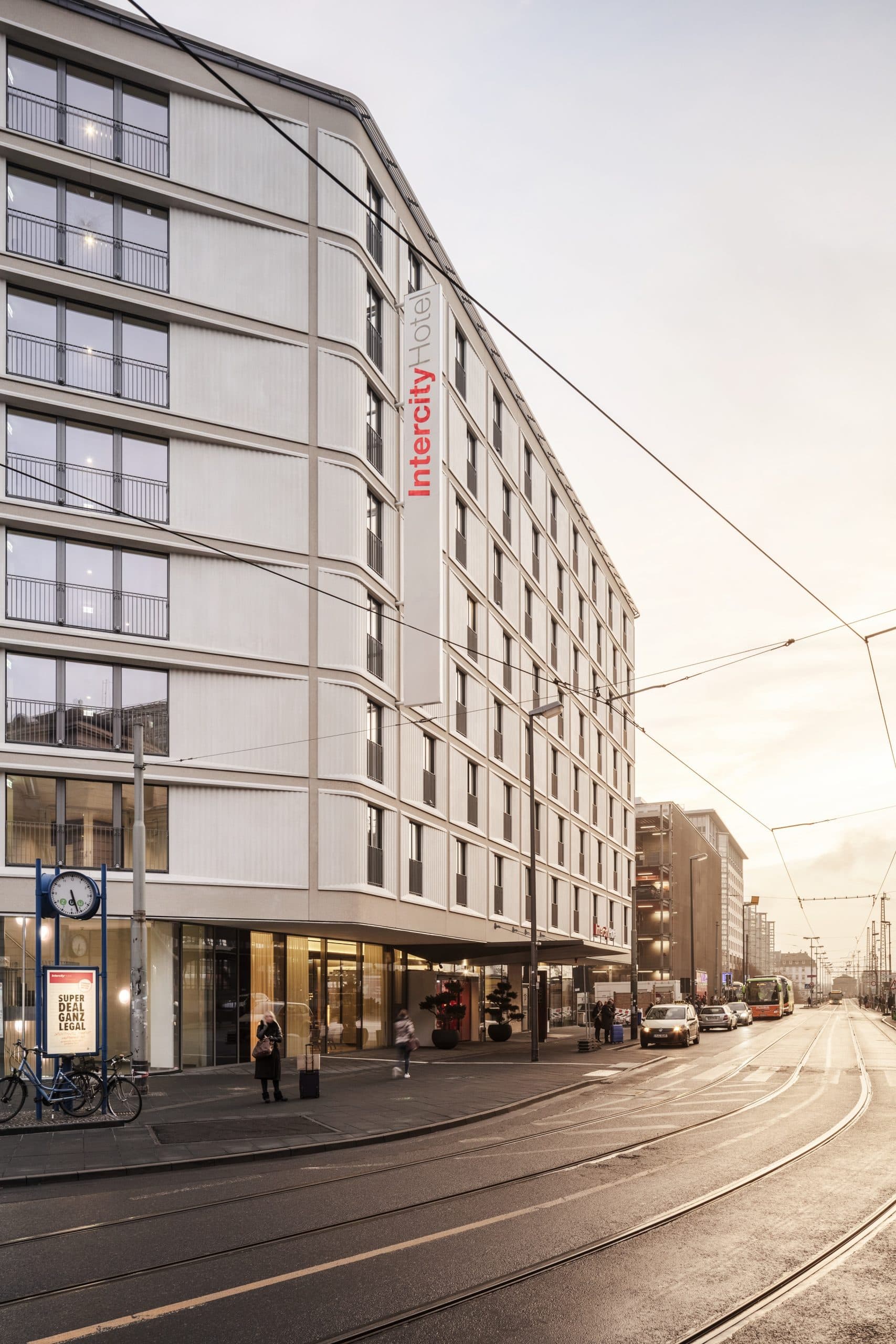 Art-Invest Real Estate erwirbt das IntercityHotel Frankfurt Hauptbahnhof Süd