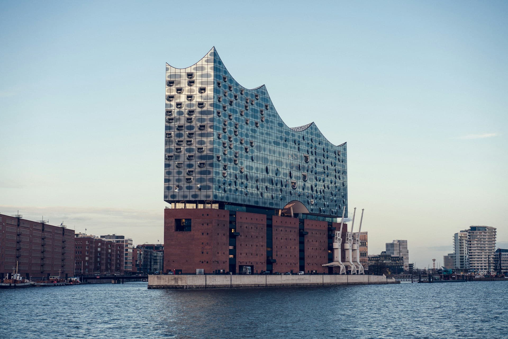 Hamburg office market: high number of deals despite a fall in take-up – prime rent just below the €40 mark since Q1 2026