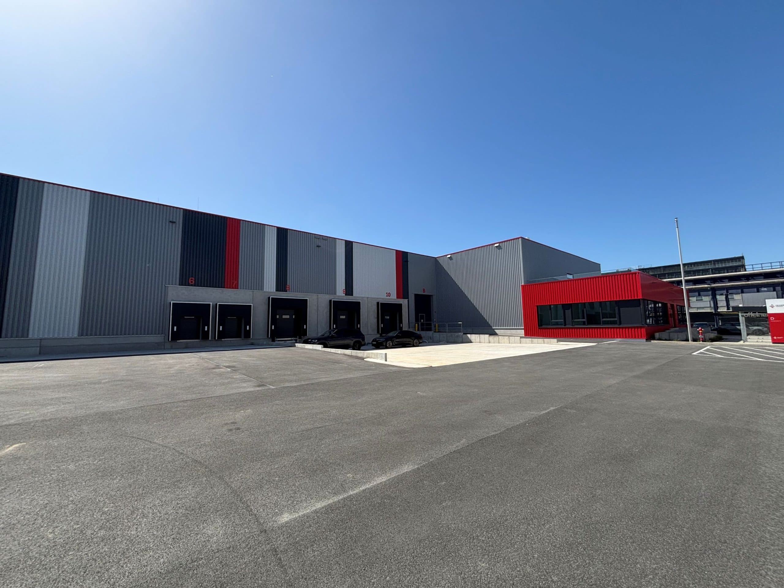 REALOGIS has let 4,250 square metres of logistics and office space to eLing at FlexCity Mülheim