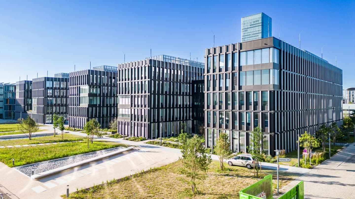 ABG Real Estate Group and HanseMerkur Grundvermögen, together with a consortium of institutional investors, acquire the “QUBES” office complex in Munich