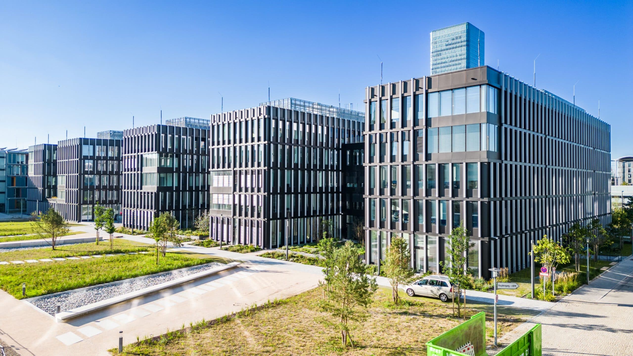 ABG Real Estate Group and HanseMerkur Grundvermögen, together with a consortium of institutional investors, acquire the “QUBES” office complex in Munich