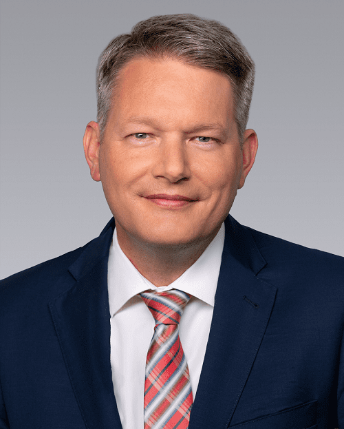Colliers_Till Bruehoefener-McCourt