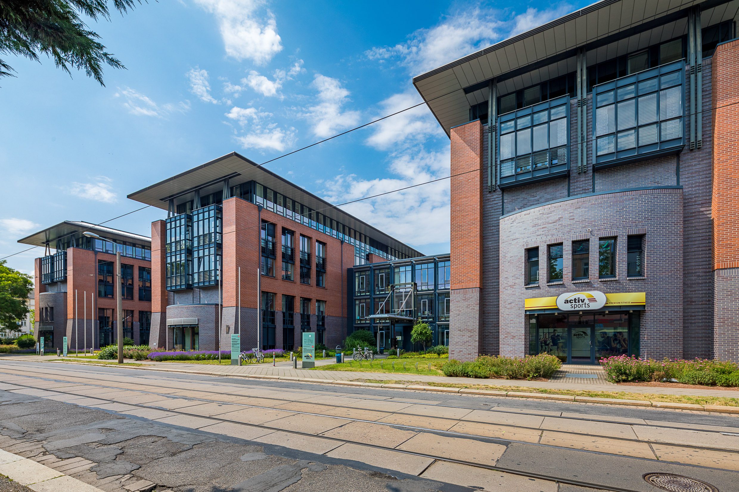 Das Bestandsportfolio der Deutsche Bürohaus umfasst derzeit mehr als 30 Gewerbeobjekte, darunter ein Bürokomplex in der Blasewitzer Straße/Fiedlerstraße in 01307 Dresden. Quelle: Deutsche Bürohaus GmbH