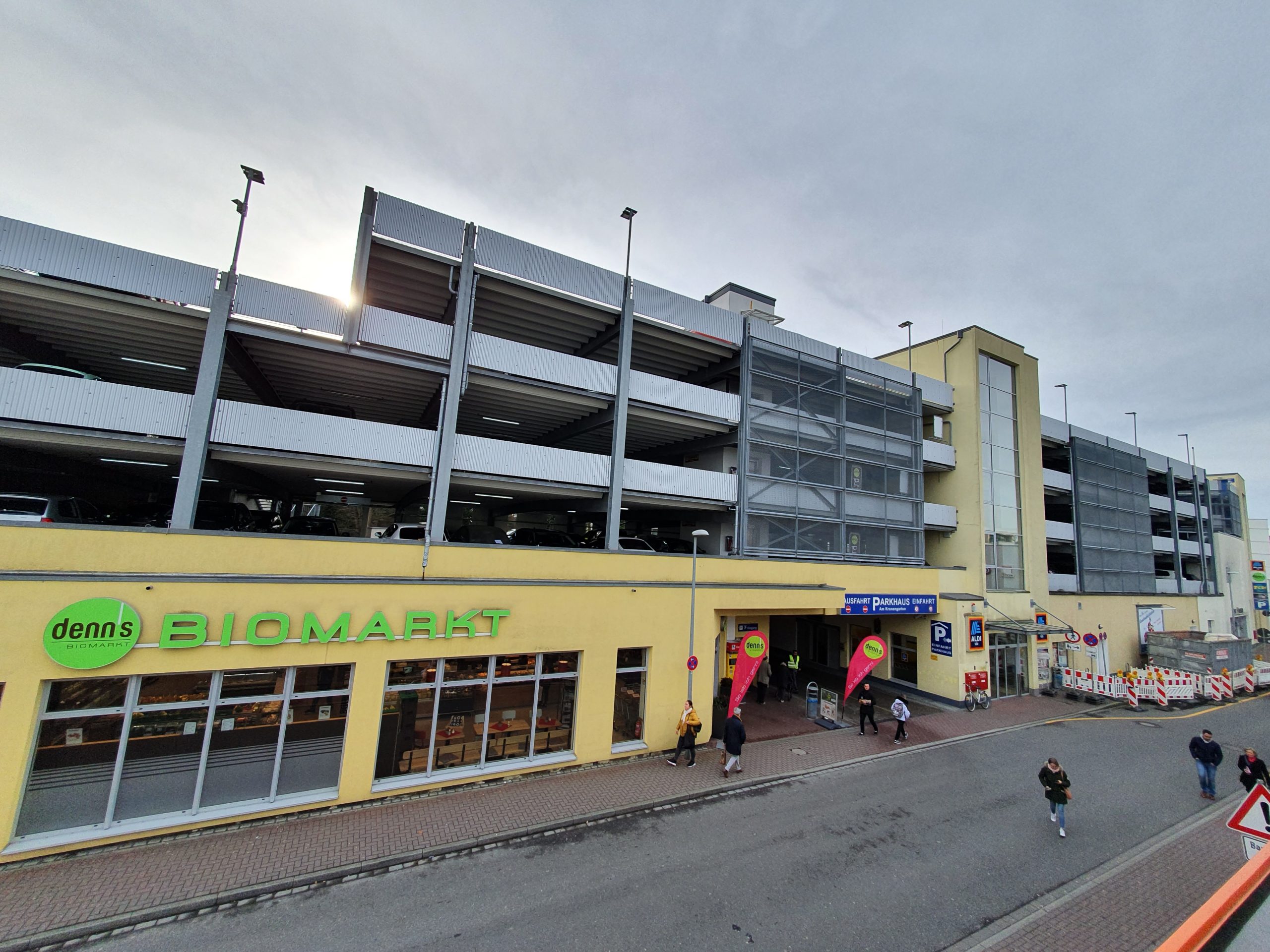 Parking and Retail Center Am Kronengarten 4-14, Hilden