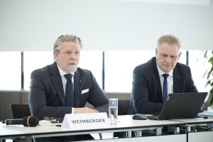 Turbulente Jahre am Immomarkt und kein Ende: Boom, Zinswende, Wohnungsnot Im Februar 2016 wurde die Kooperation Raiffeisen Immobilien Österreich aus der Taufe gehoben. Zum 10-jährigen Jubiläum zieht Raiffeisen Immobilien Österreich Bilanz eines bewegten Immobilienjahrzehnts  und sieht neue Herausforderungen auf den Markt zukommen.