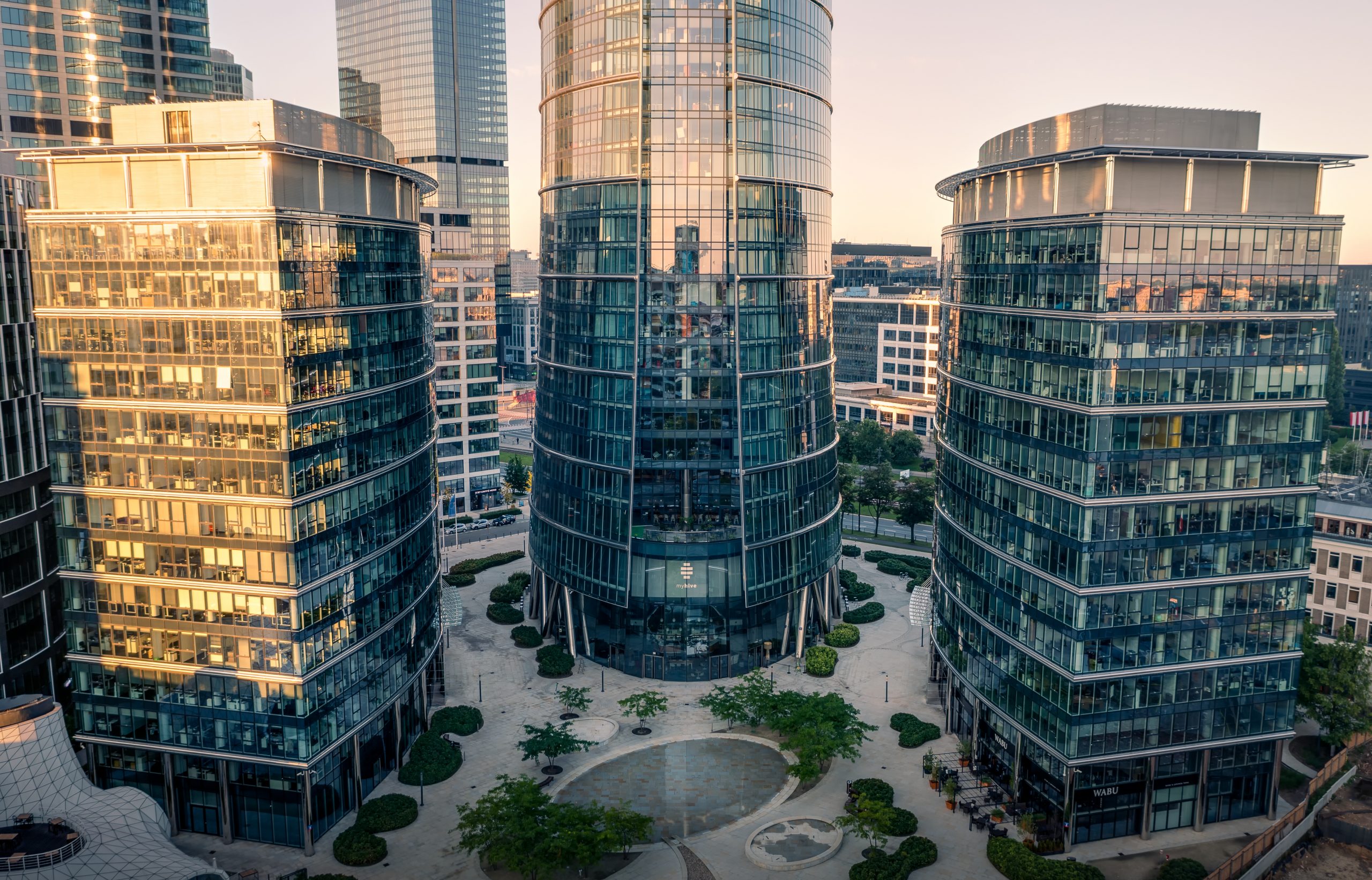 Warsaw Spire Building B - street side (Quelle: CA Immo)