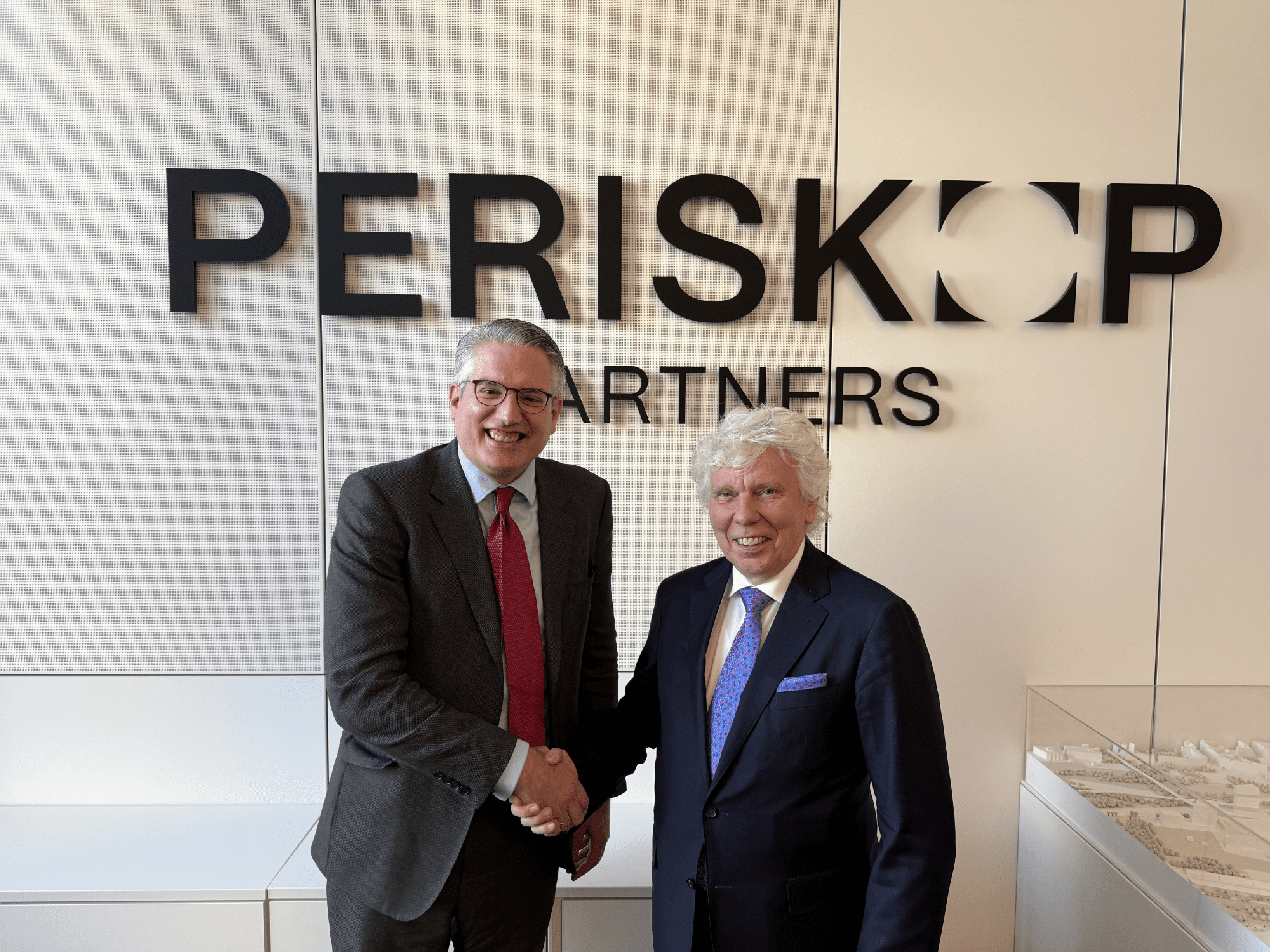 Lars Meisinger (links) und Dr. Leonard zu Brickwedde (rechts) / © Periskop Partners AG