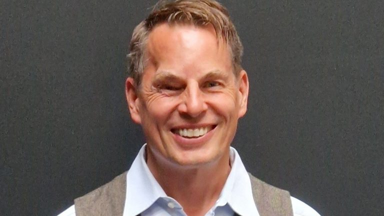 Porträt von Jens Bertram, Data Center Director Germany bei JLL