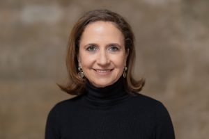 Porträt von Carolin Hegenbarth, Bundesgeschäftsführerin des IVD