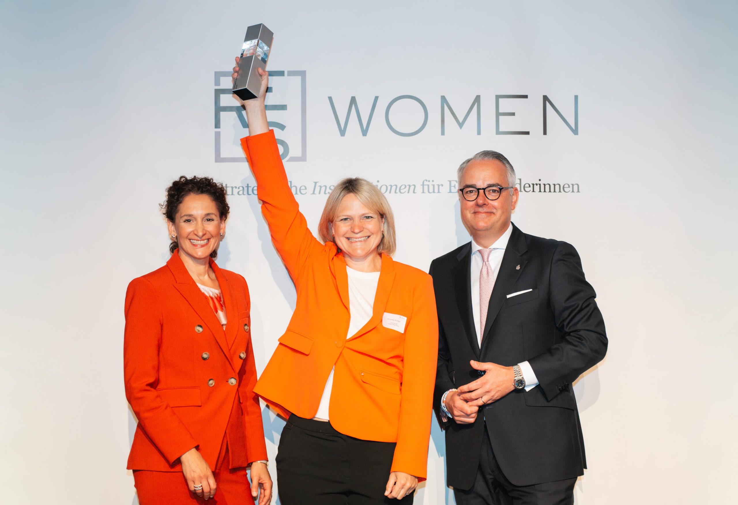 v.l.n.r.: Simone Ulmer, Annette Kröger, Paul Jörg Feldhoff. Bildquelle: Feldhoff & Cie. GmbH