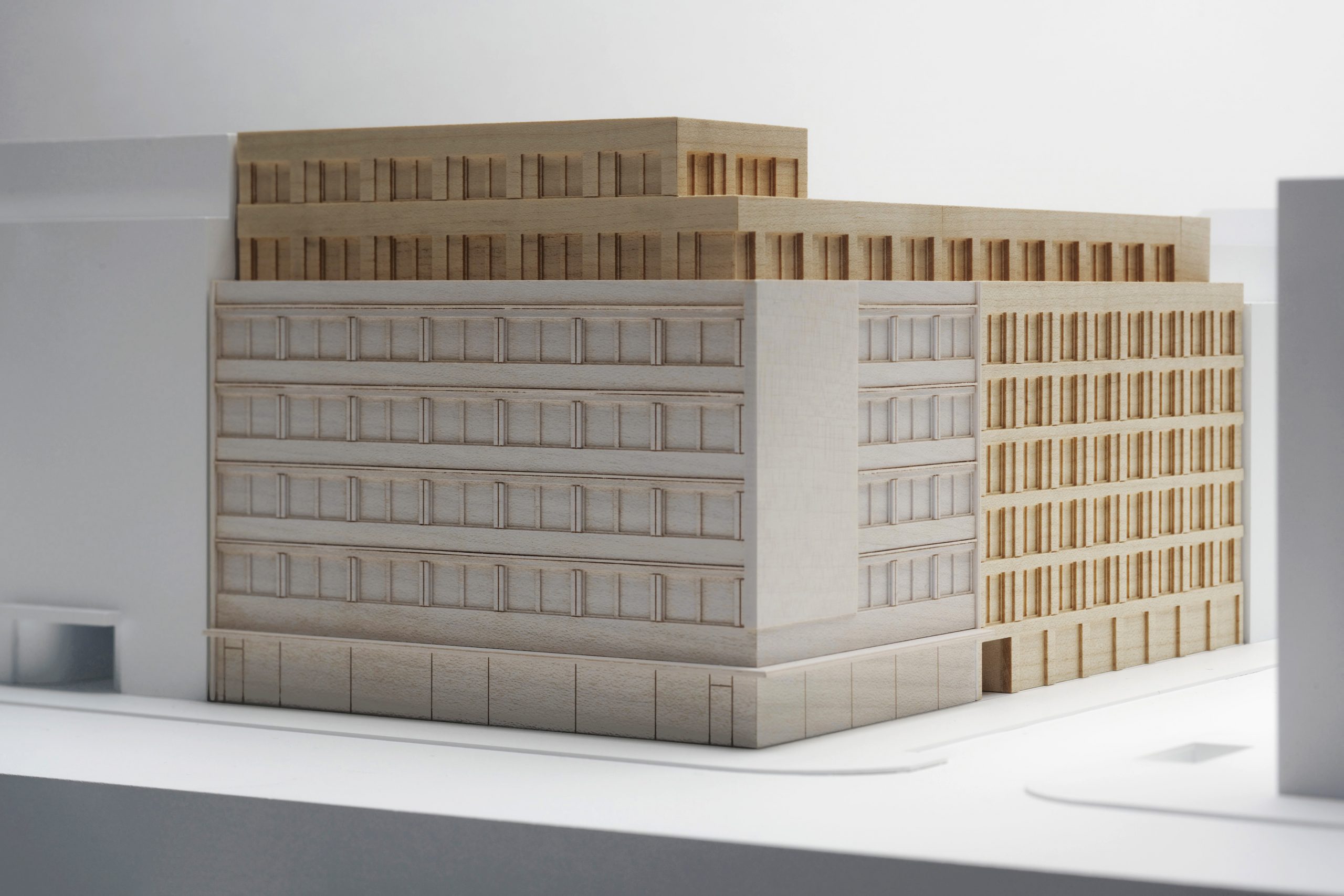 Architekturmodell des MOANOVA Projekts in Berlin-Moabit, Wohn- und Gesundheitshaus von ALAS Alarcon Linde Architects.
