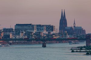 Kölner Investmentmarkt im 2. Quartal kleinteiliger strukturiert – Anstieg der Spitzenrendite in allen Assetklassen
