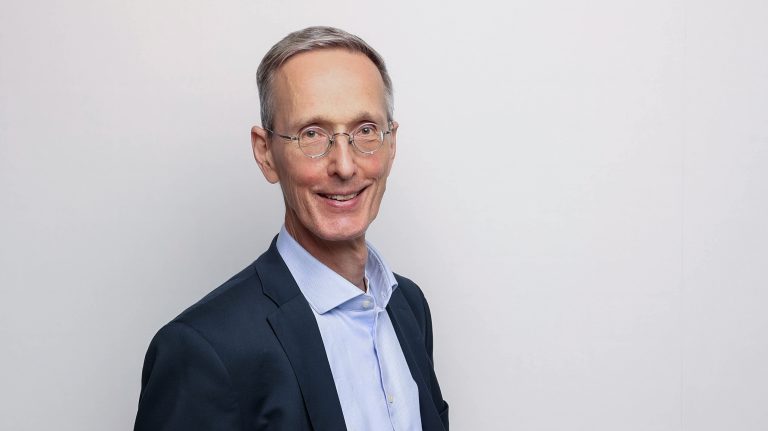 Porträt von Tobias Scheutzow, Finance Director Germany bei Avison Young