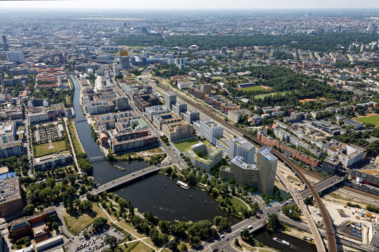 Upbeat, Berlin
Luftbildmontage Nordhafen mit Blick von Westen (Stand September 2023) Quelle: CA Immo