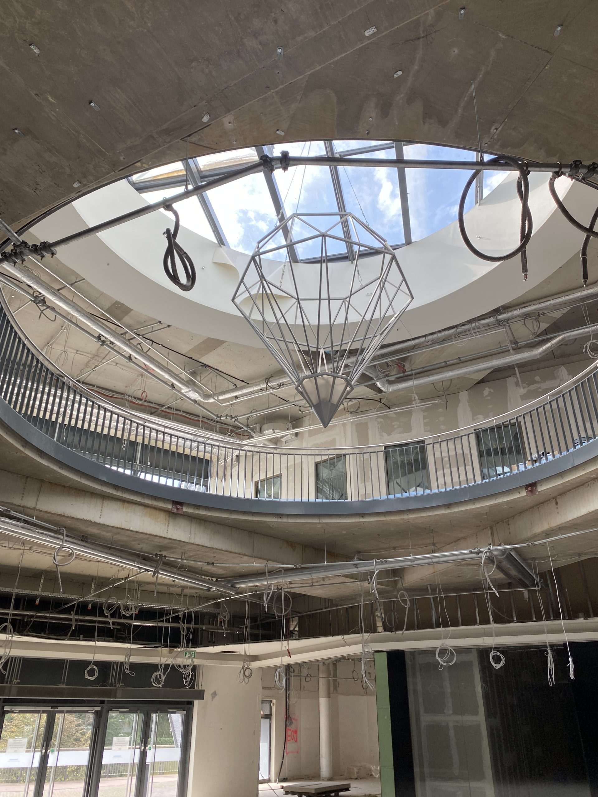 Der charakteristische Diamant im Ems-Quartier Meppen, Bautenstand, ein Projekt der Lindhorst Gruppe. Bildquelle: Christoph Wilhelm