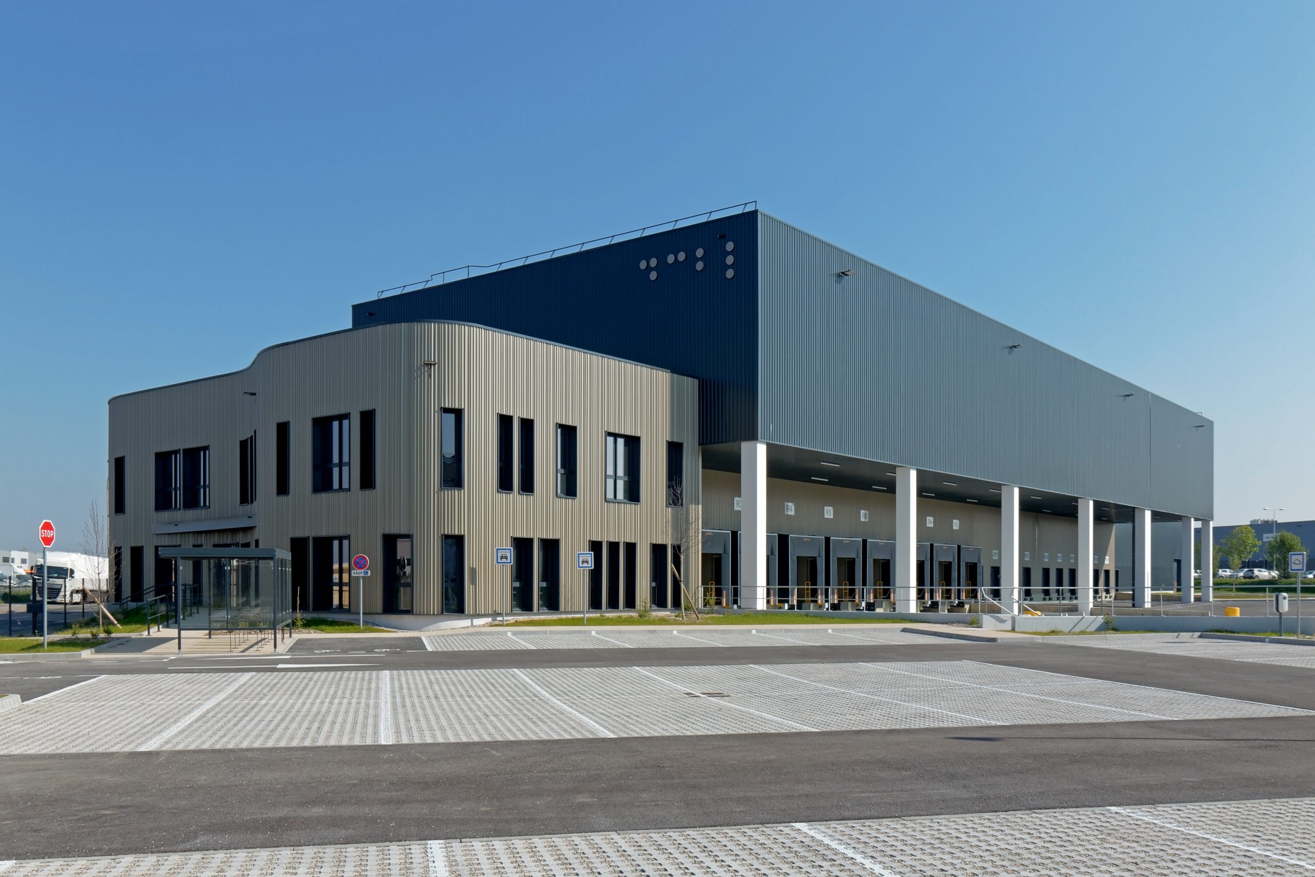 SEGRO Centre Corbas Montmartin 1 © Ludovic Delage - Objectif Aéro