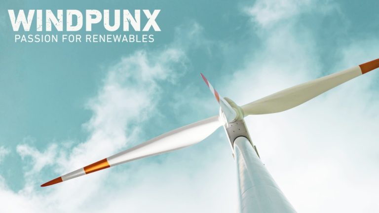 Windenergieanlage von unten vor Himmel, Portfolioausbau windpunx