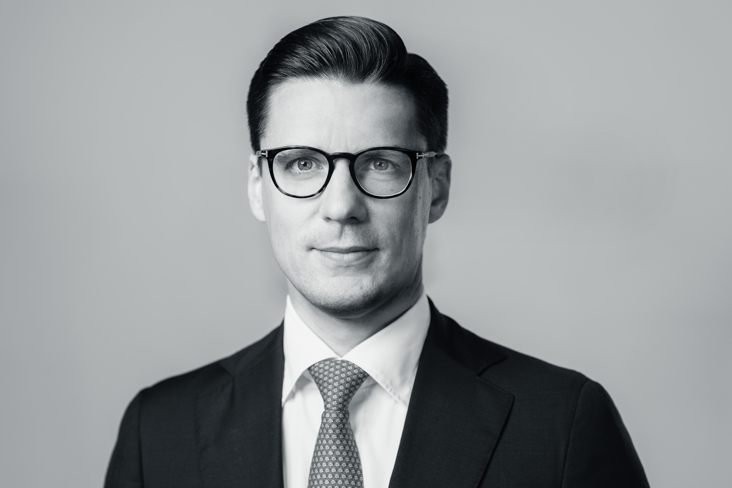 Portrait von Dr. Christopher Yvo Oertel, Geschäftsführer bei Oreda GmbH.